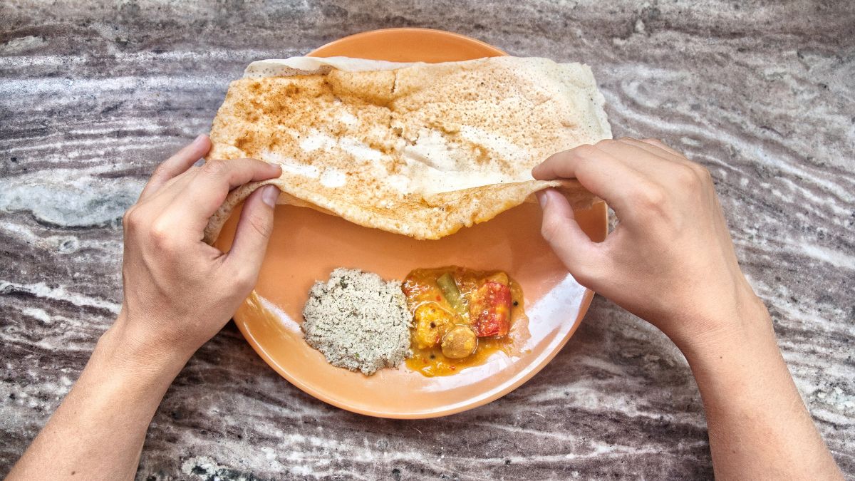 eat with hands