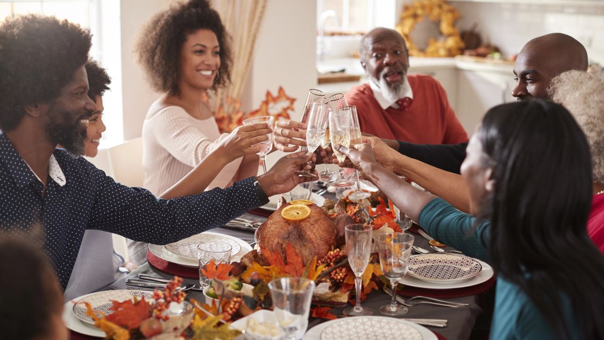family at thanksgiving dinner