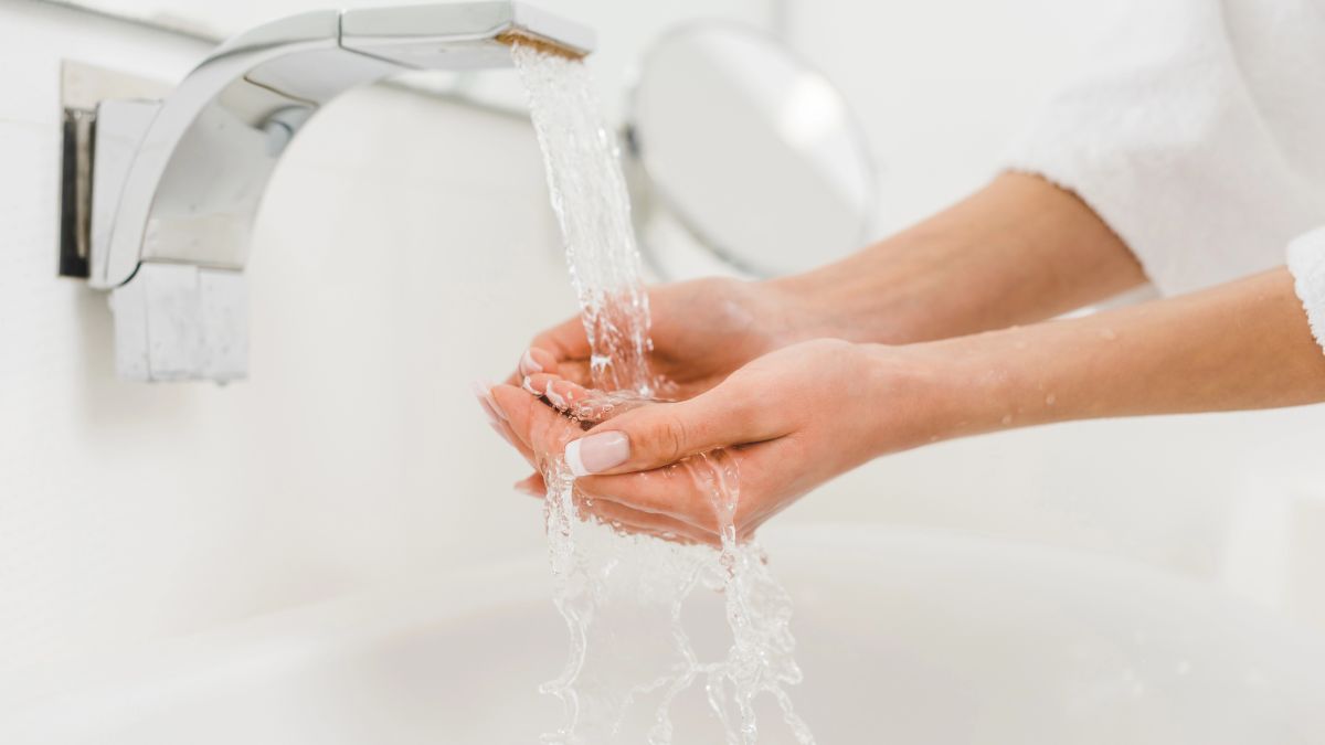 wash hands