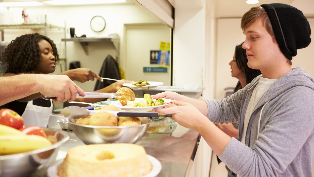 volunteer at food bank