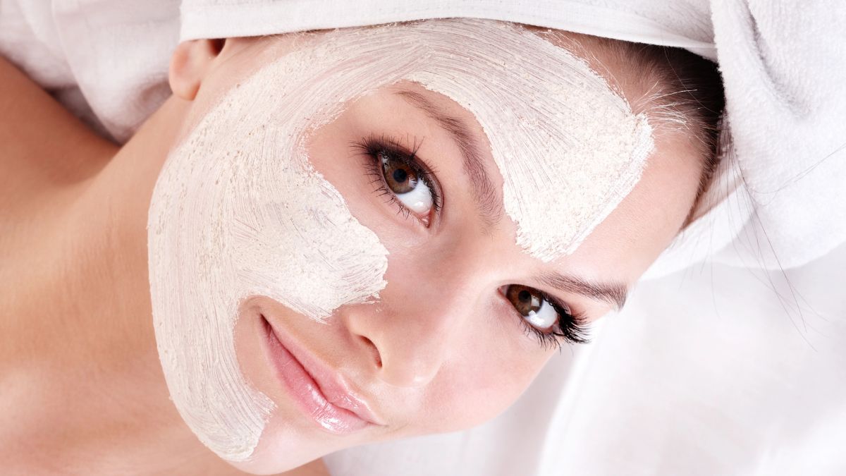 woman with face mask