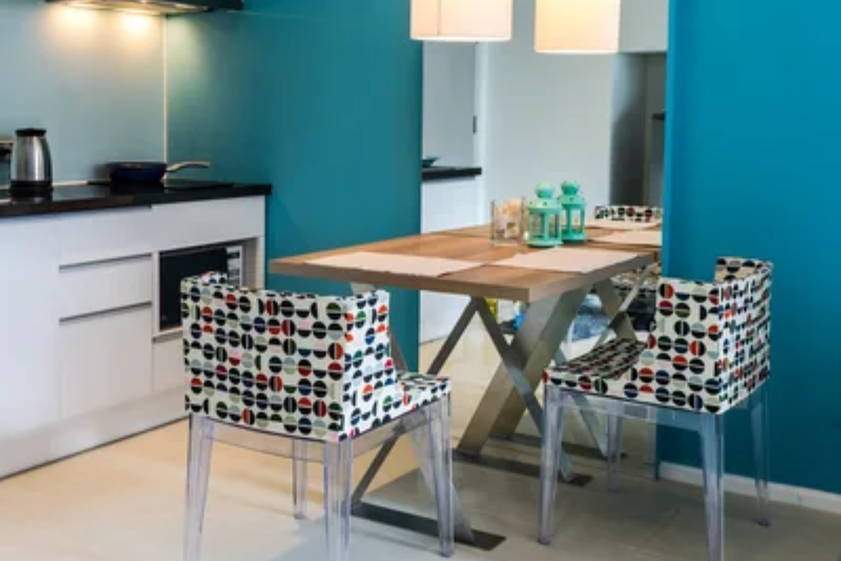 Mirror Kitchen