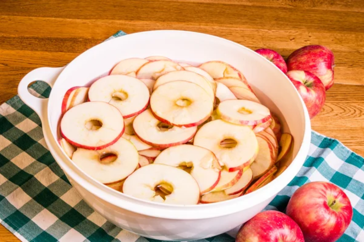 Sliced Cored Apples
