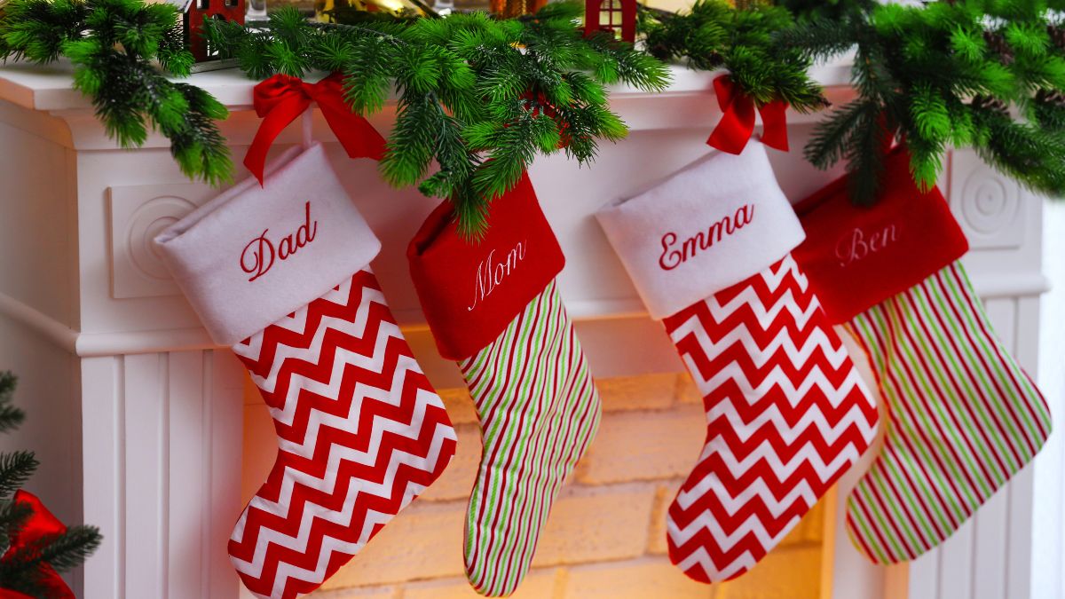 hanging christmas stockings
