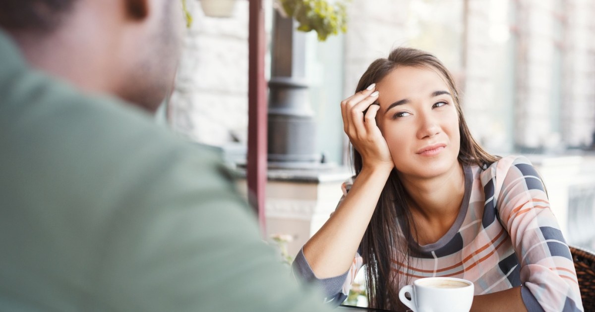 15 Behaviors to Avoid When Meeting New People to Make a Great Impression