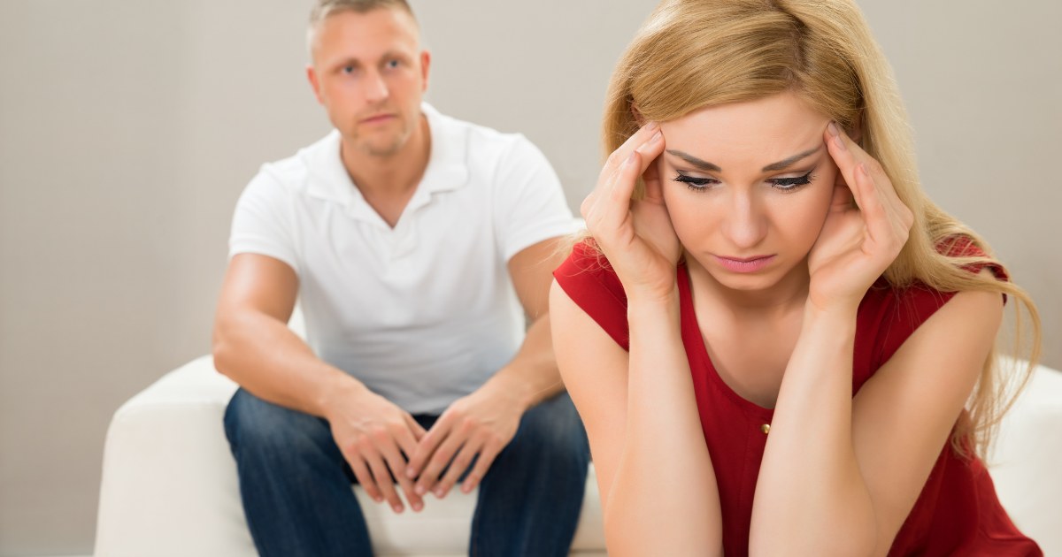 15 Easy to See Signs You’re in a “Meh-lationship”