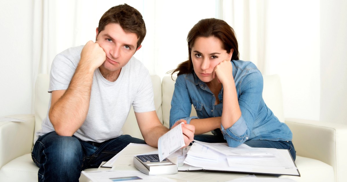 15 Middle-Class Habits Keeping You Strapped for Cash in 2024