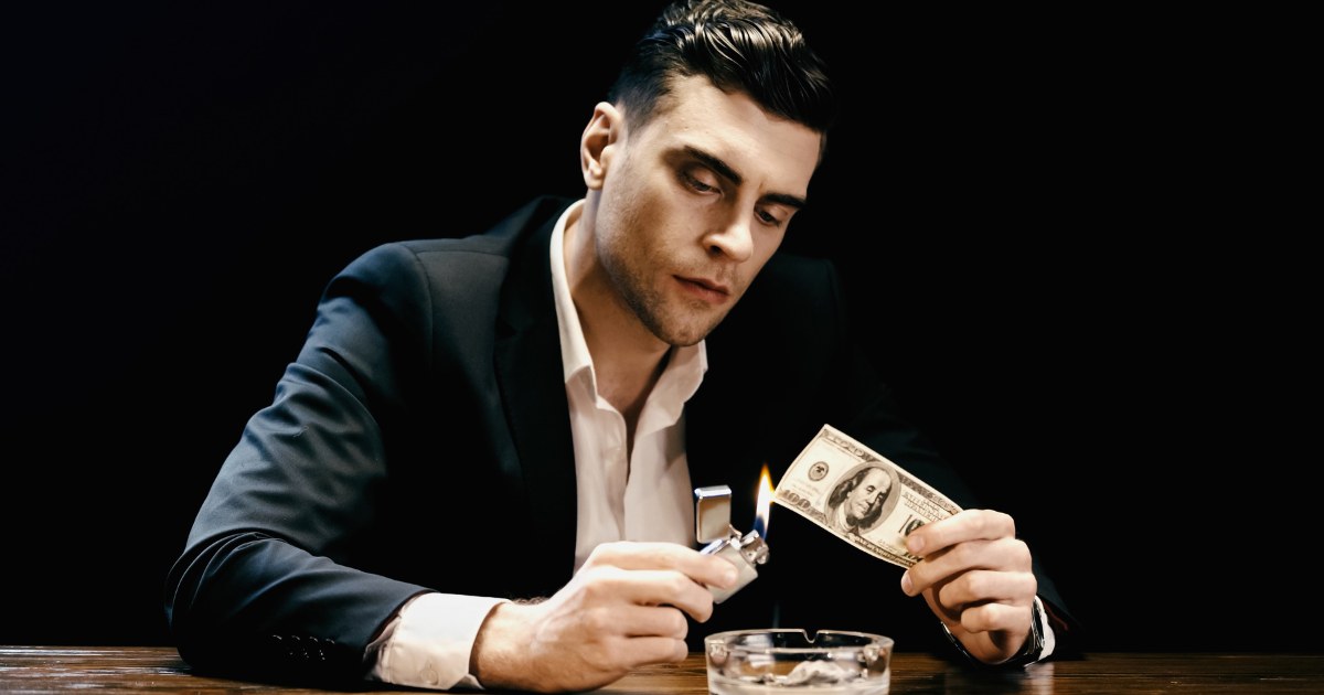 15 Signs That Tell Everyone Your Upper Class Status