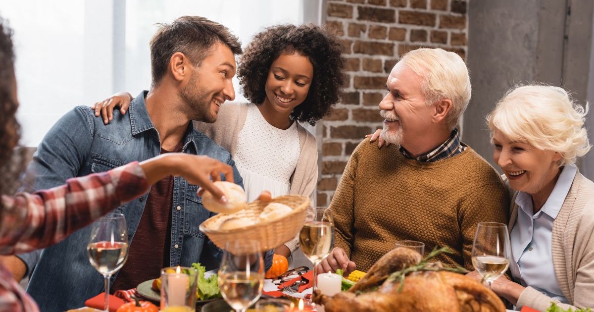 15 Tips on How to Manage Family Tensions Over the Holidays