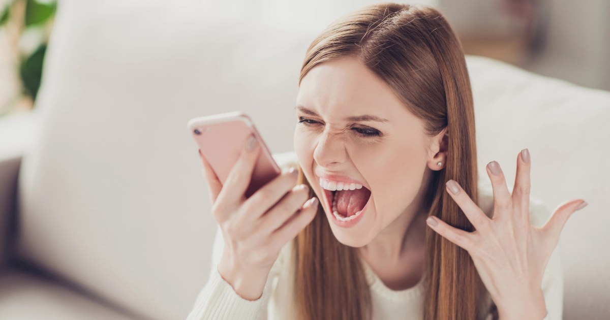 16 Behaviors That Make You Seem Like a Narcissist