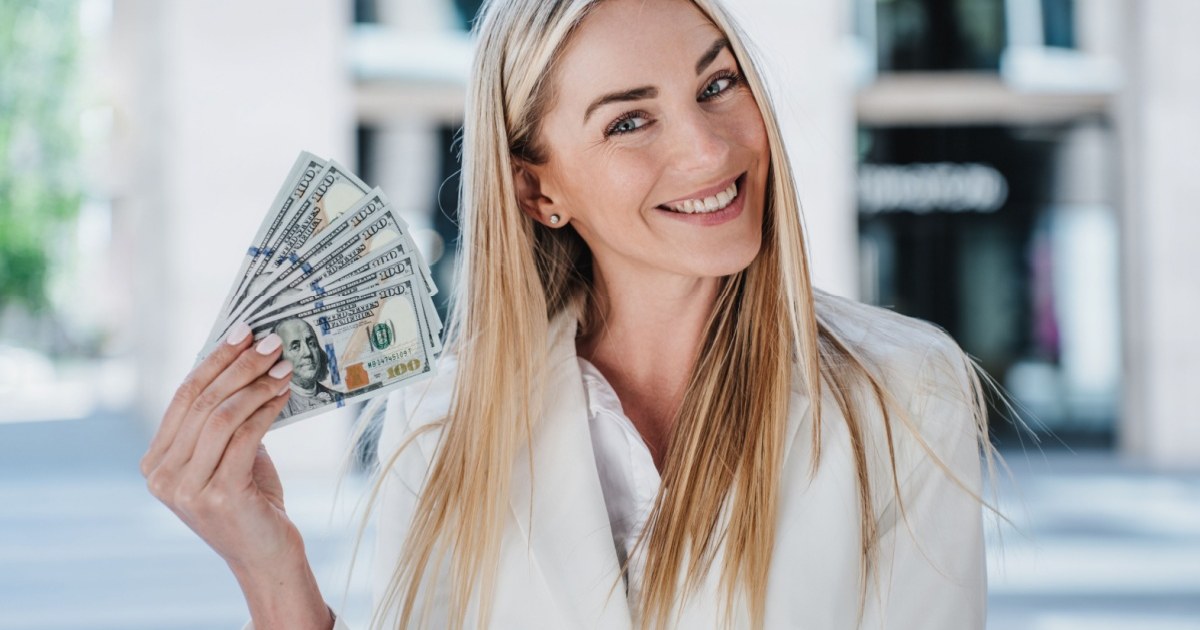 16 Things You Should Pay for in Cash
