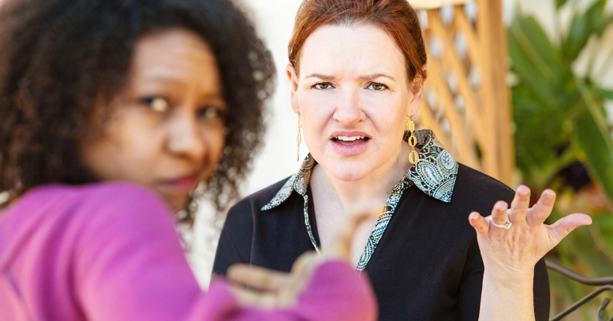 20 Social Things That Make People Feel Ridiculously Uncomfortable