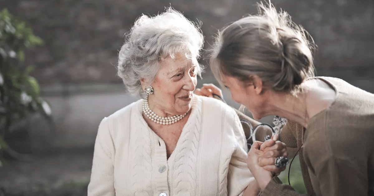 4 Tips for Caring for an Elderly Parent or Relative at Home
