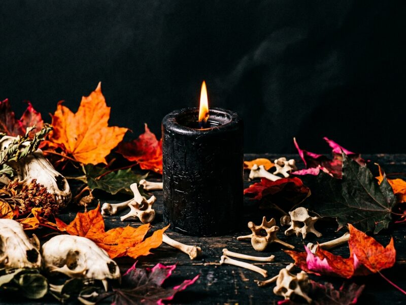 The Black Flame Candle from Hocus Pocus now exists as a replica and I need it
