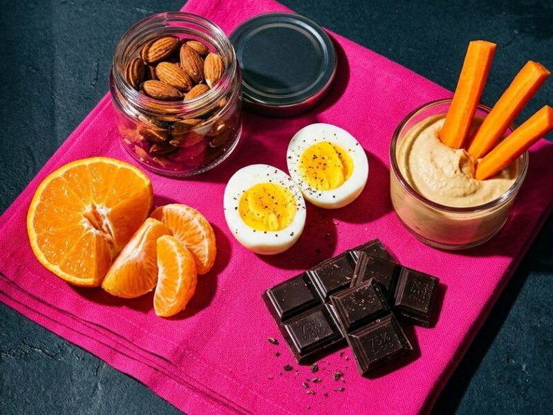 14 healthy snacks that actually travel well (and don’t suck)